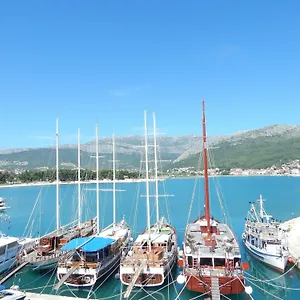 And Porat Split